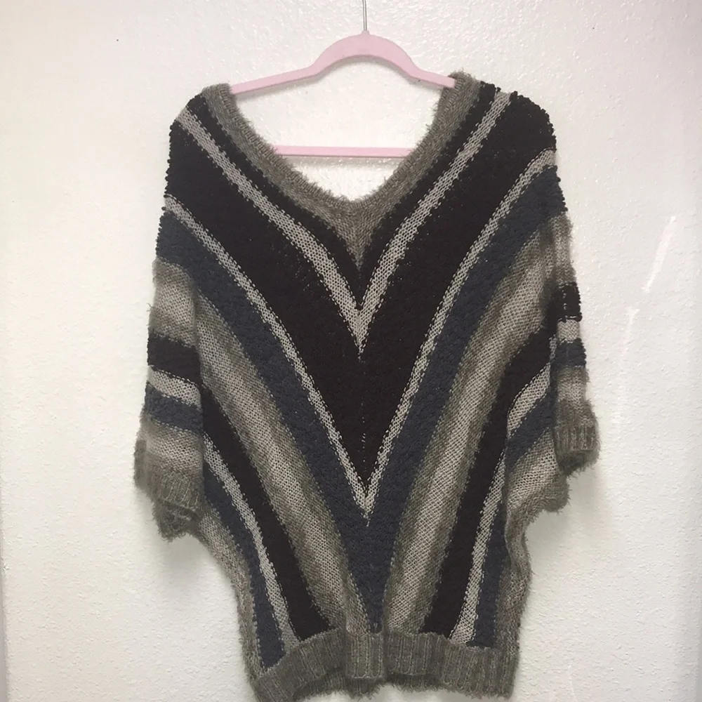 Vertigo Poncho Knit Sweater Oversized Small Retro Vintage V-Pattern Brown Gray - Picture 2 of 11